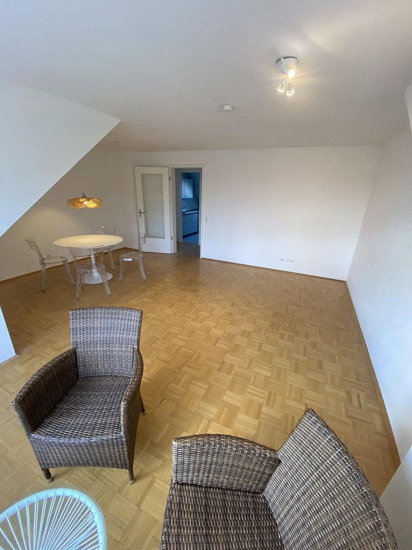 Pronájem bytu 3+1 70 m², Karlsbader Strasse 32, Erding, Bavorsko Pronájem bytu 3+1 70 m², Karlsbader Strasse 32, Erding, Bavorsko