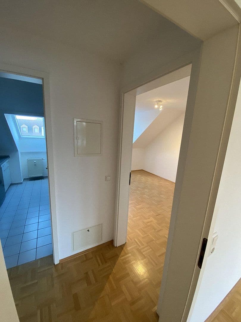 Pronájem bytu 3+1 70 m², Karlsbader Strasse 32, Erding, Bavorsko Pronájem bytu 3+1 70 m², Karlsbader Strasse 32, Erding, Bavorsko