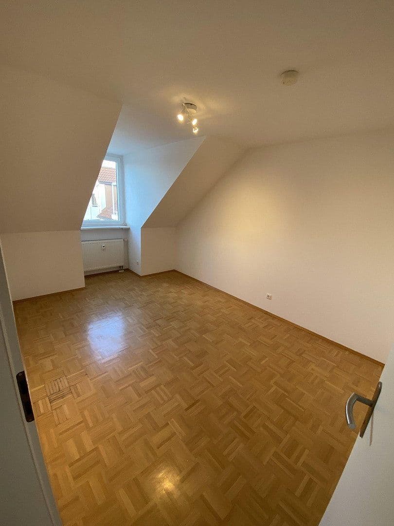 Pronájem bytu 3+1 70 m², Karlsbader Strasse 32, Erding, Bavorsko Pronájem bytu 3+1 70 m², Karlsbader Strasse 32, Erding, Bavorsko