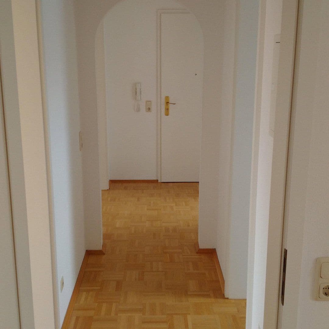 Pronájem bytu 3+1 70 m², Karlsbader Strasse 32, Erding, Bavorsko Pronájem bytu 3+1 70 m², Karlsbader Strasse 32, Erding, Bavorsko
