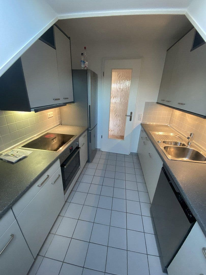 Pronájem bytu 3+1 70 m², Karlsbader Strasse 32, Erding, Bavorsko Pronájem bytu 3+1 70 m², Karlsbader Strasse 32, Erding, Bavorsko