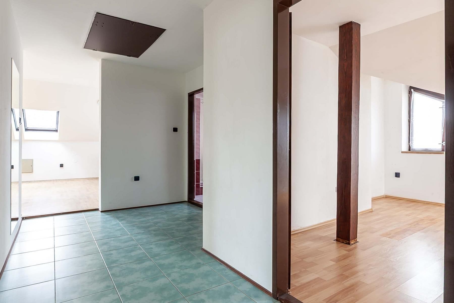 Prodej domu 270 m², pozemek 784 m², B. Němcové, Uhlířské Janovice, Středočeský kraj Prodej domu 270 m², pozemek 784 m², B. Němcové, Uhlířské Janovice, Středočeský kraj