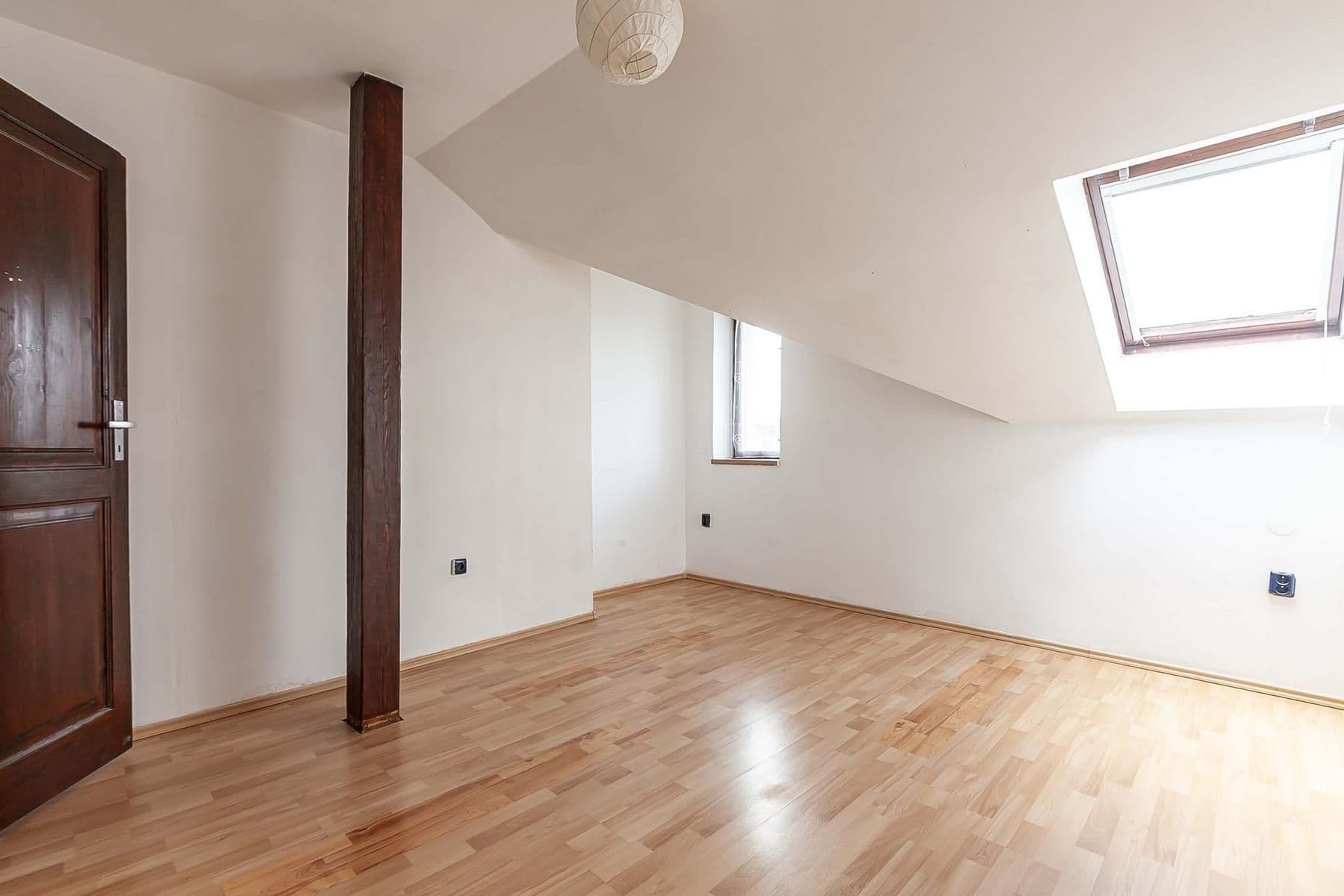 Prodej domu 270 m², pozemek 784 m², B. Němcové, Uhlířské Janovice, Středočeský kraj Prodej domu 270 m², pozemek 784 m², B. Němcové, Uhlířské Janovice, Středočeský kraj