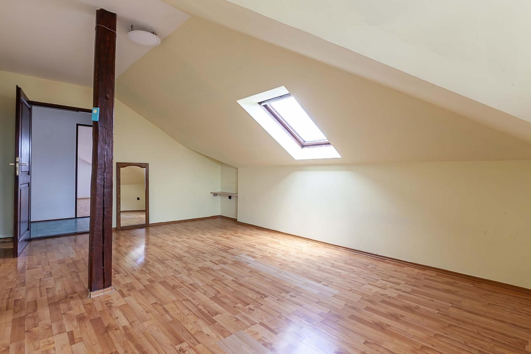Prodej domu 270 m², pozemek 784 m², B. Němcové, Uhlířské Janovice, Středočeský kraj Prodej domu 270 m², pozemek 784 m², B. Němcové, Uhlířské Janovice, Středočeský kraj