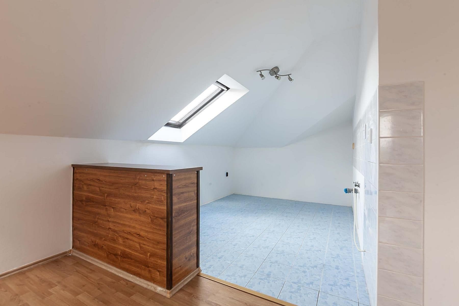 Prodej domu 270 m², pozemek 784 m², B. Němcové, Uhlířské Janovice, Středočeský kraj Prodej domu 270 m², pozemek 784 m², B. Němcové, Uhlířské Janovice, Středočeský kraj