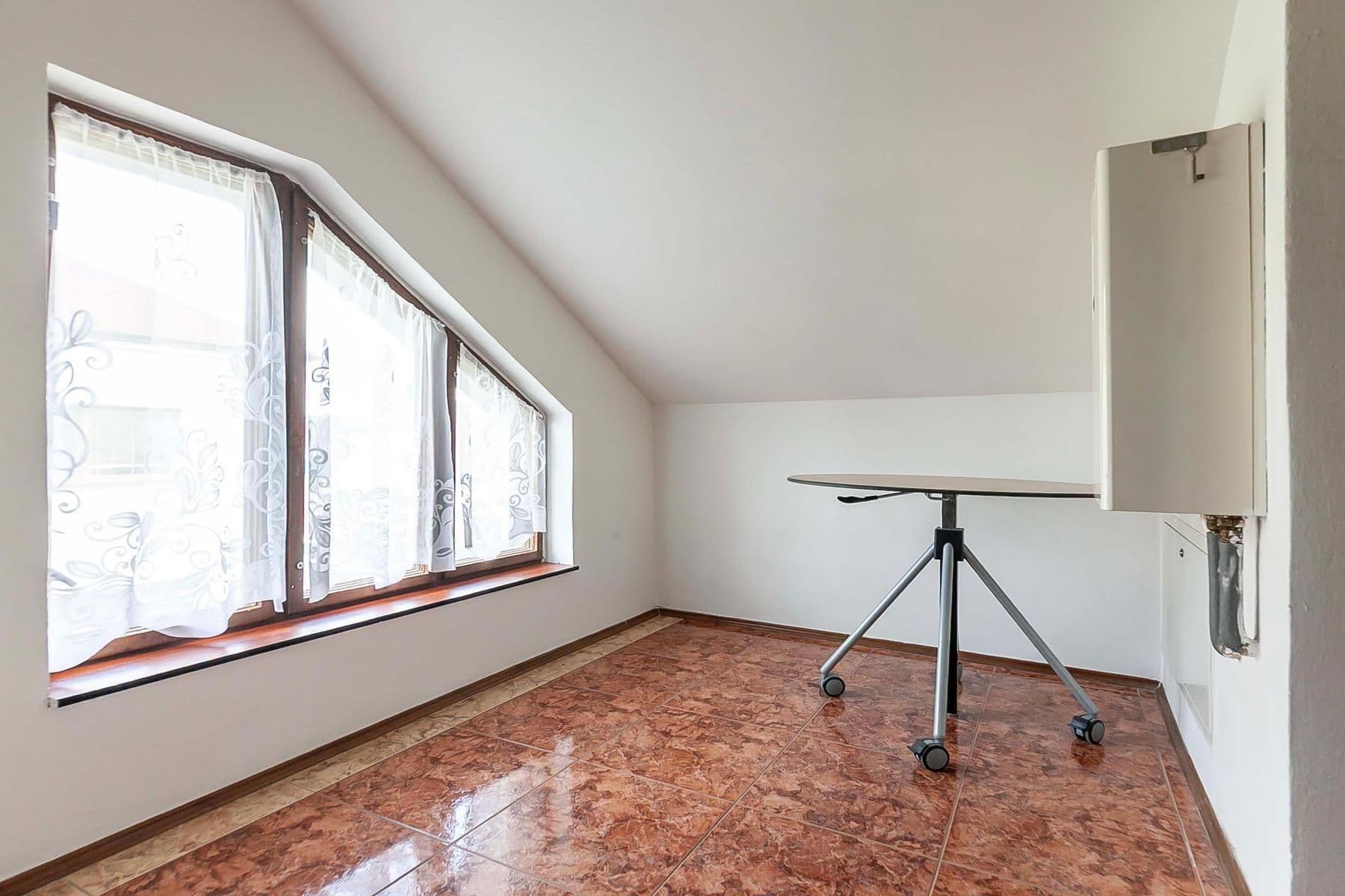 Prodej domu 270 m², pozemek 784 m², B. Němcové, Uhlířské Janovice, Středočeský kraj Prodej domu 270 m², pozemek 784 m², B. Němcové, Uhlířské Janovice, Středočeský kraj