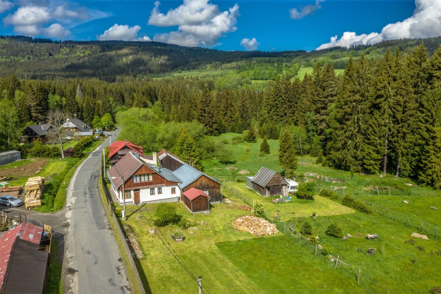 Prodej chaty, chalupy 170 m², pozemek 890 m², Srní, Plzeňský kraj Prodej chaty, chalupy 170 m², pozemek 890 m², Srní, Plzeňský kraj