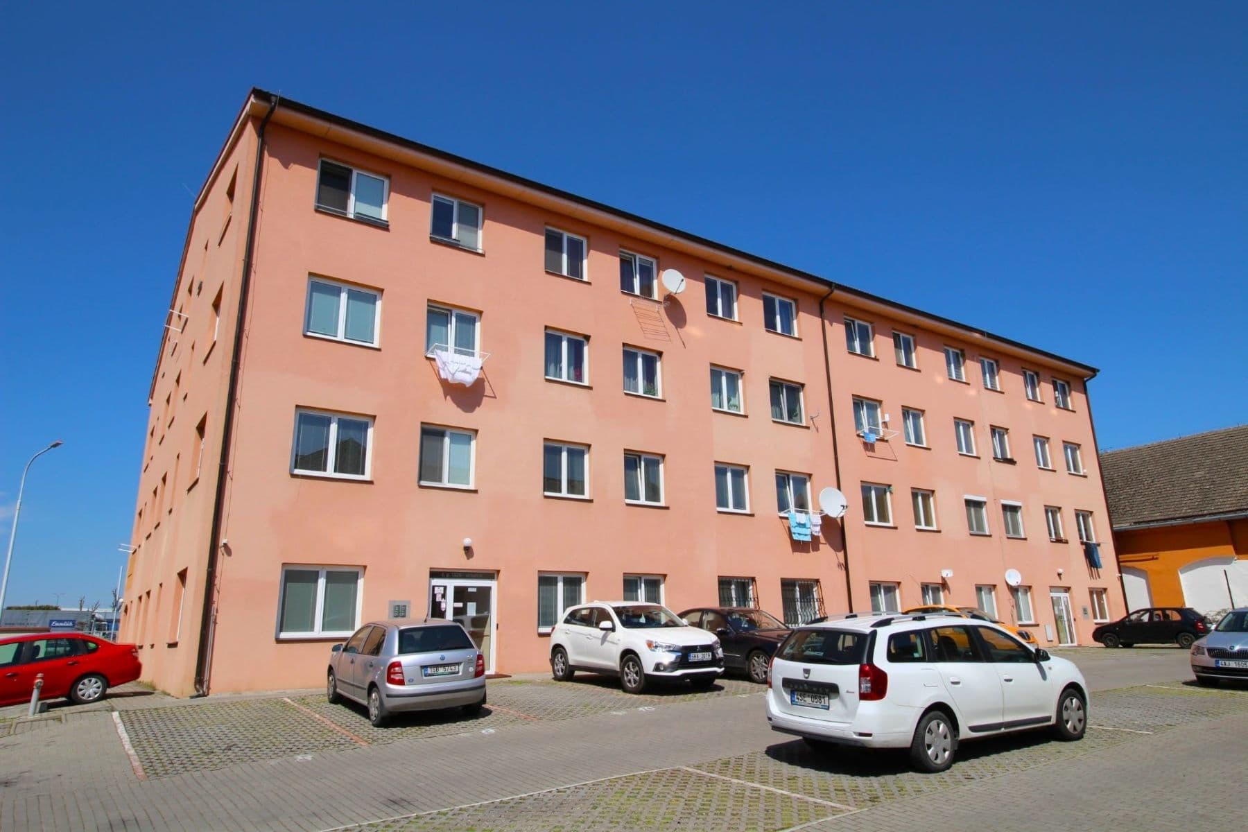 Pronájem bytu 2+kk 41 m², Komenského, Šestajovice, Středočeský kraj Pronájem bytu 2+kk 41 m², Komenského, Šestajovice, Středočeský kraj