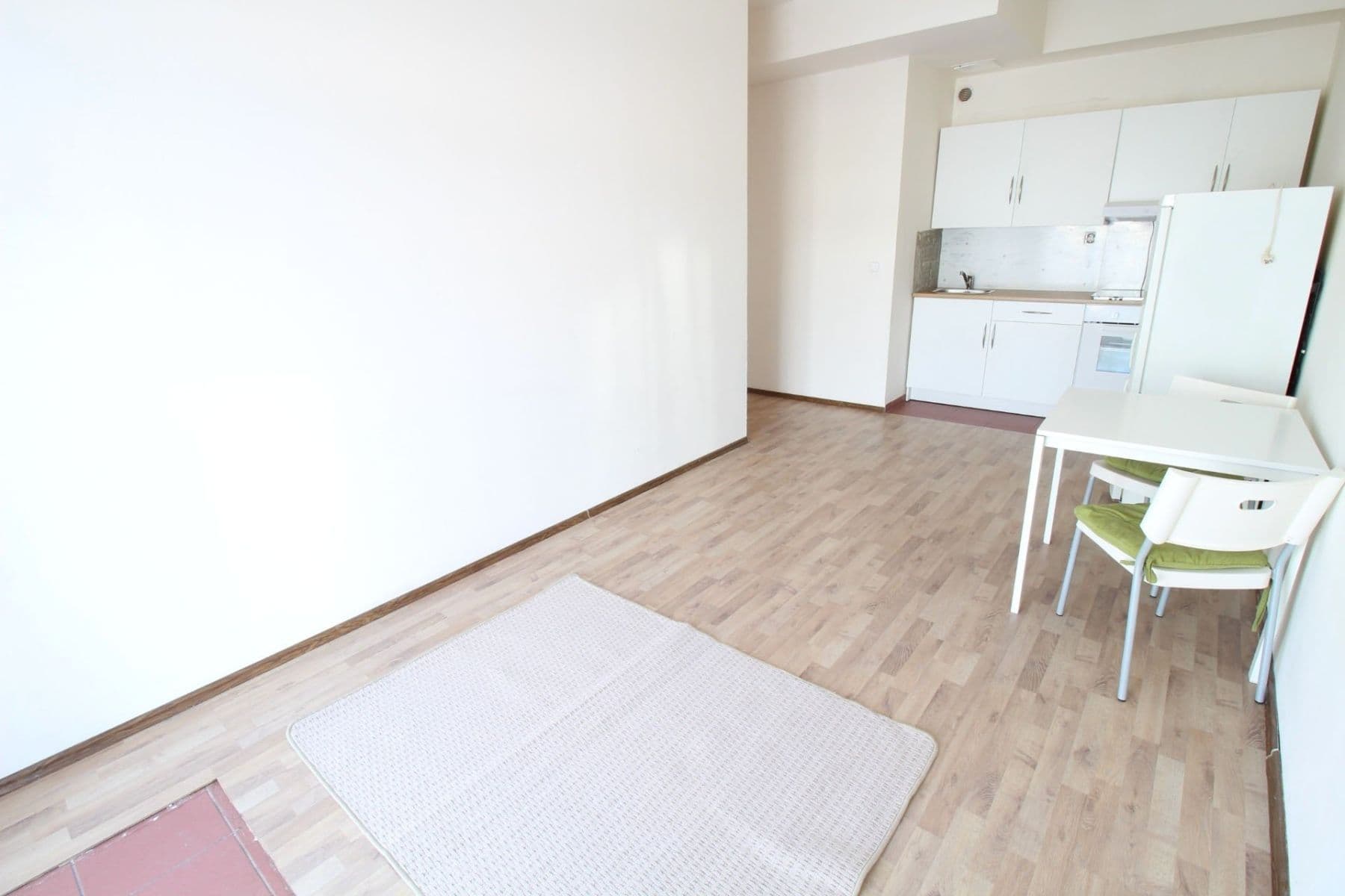 Pronájem bytu 2+kk 41 m², Komenského, Šestajovice, Středočeský kraj Pronájem bytu 2+kk 41 m², Komenského, Šestajovice, Středočeský kraj