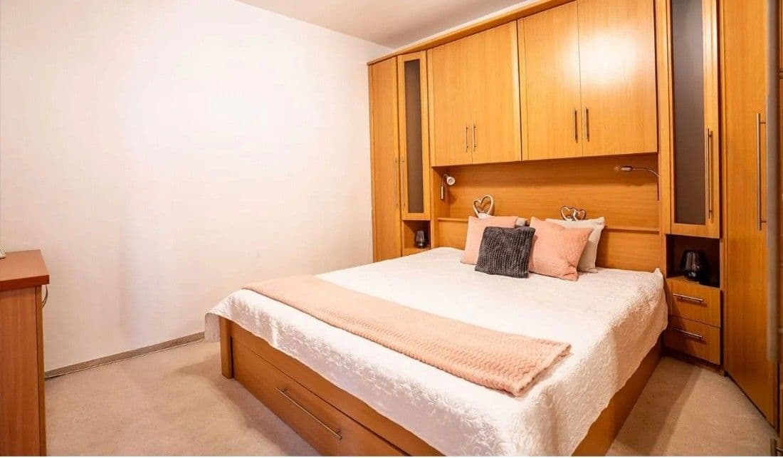 Prodej bytu 2+1 75 m², Spojenecká, Trutnov, Královéhradecký kraj Prodej bytu 2+1 75 m², Spojenecká, Trutnov, Královéhradecký kraj