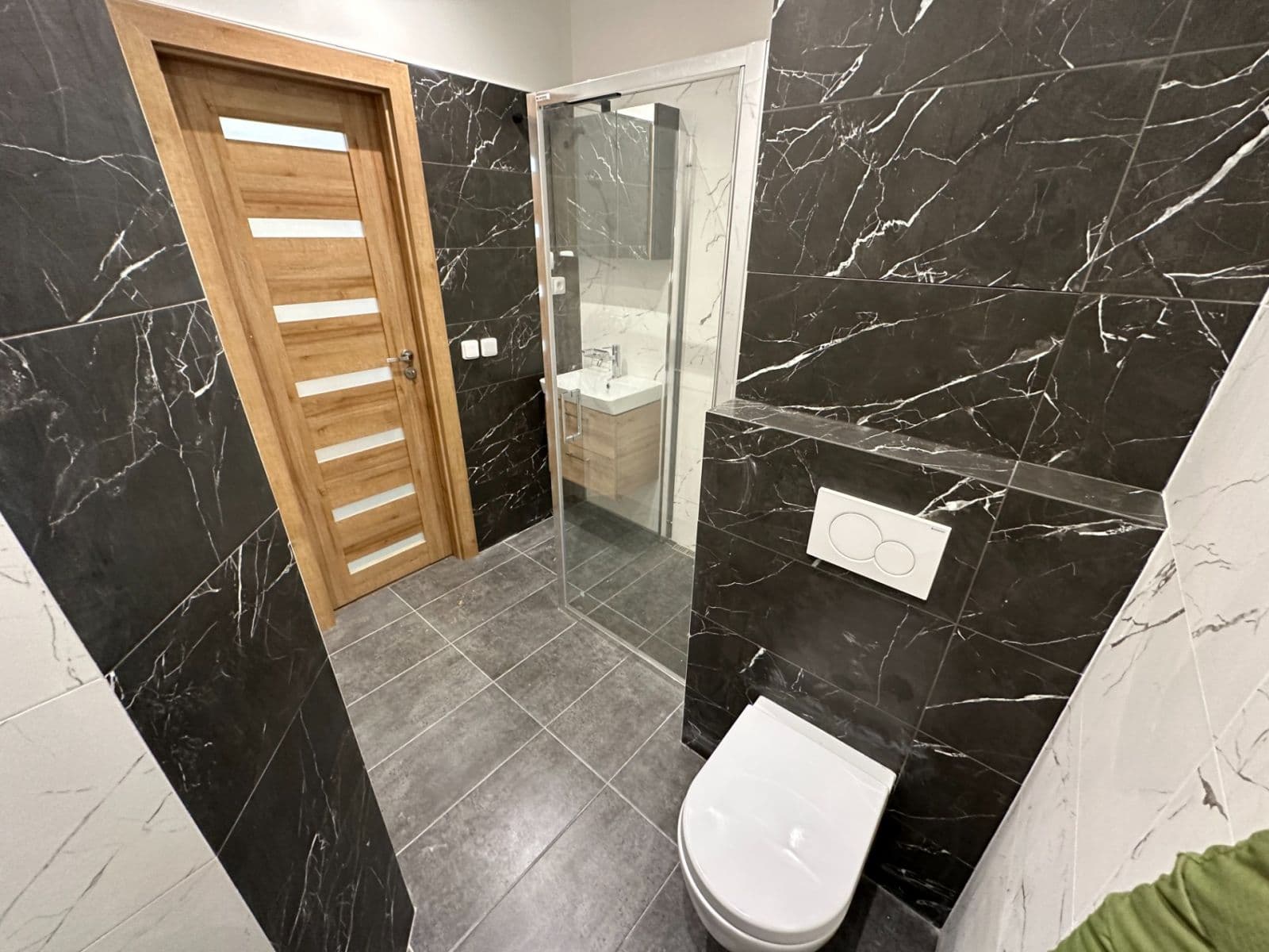 Pronájem bytu 1+kk 35 m², Brožíkova, Hradec Králové, Královéhradecký kraj Pronájem bytu 1+kk 35 m², Brožíkova, Hradec Králové, Královéhradecký kraj