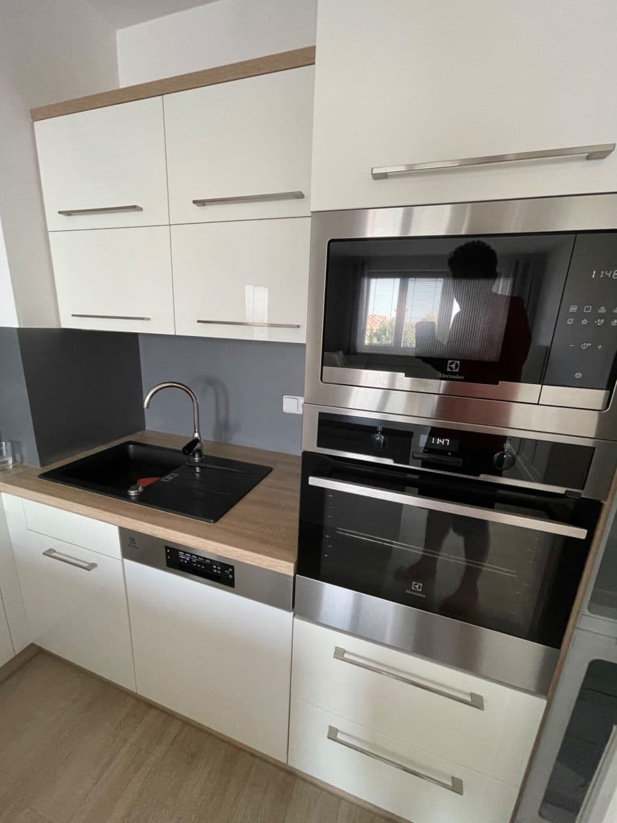 Pronájem bytu 2+kk 51 m², Zelnice II, Slavkov u Brna, Jihomoravský kraj Pronájem bytu 2+kk 51 m², Zelnice II, Slavkov u Brna, Jihomoravský kraj