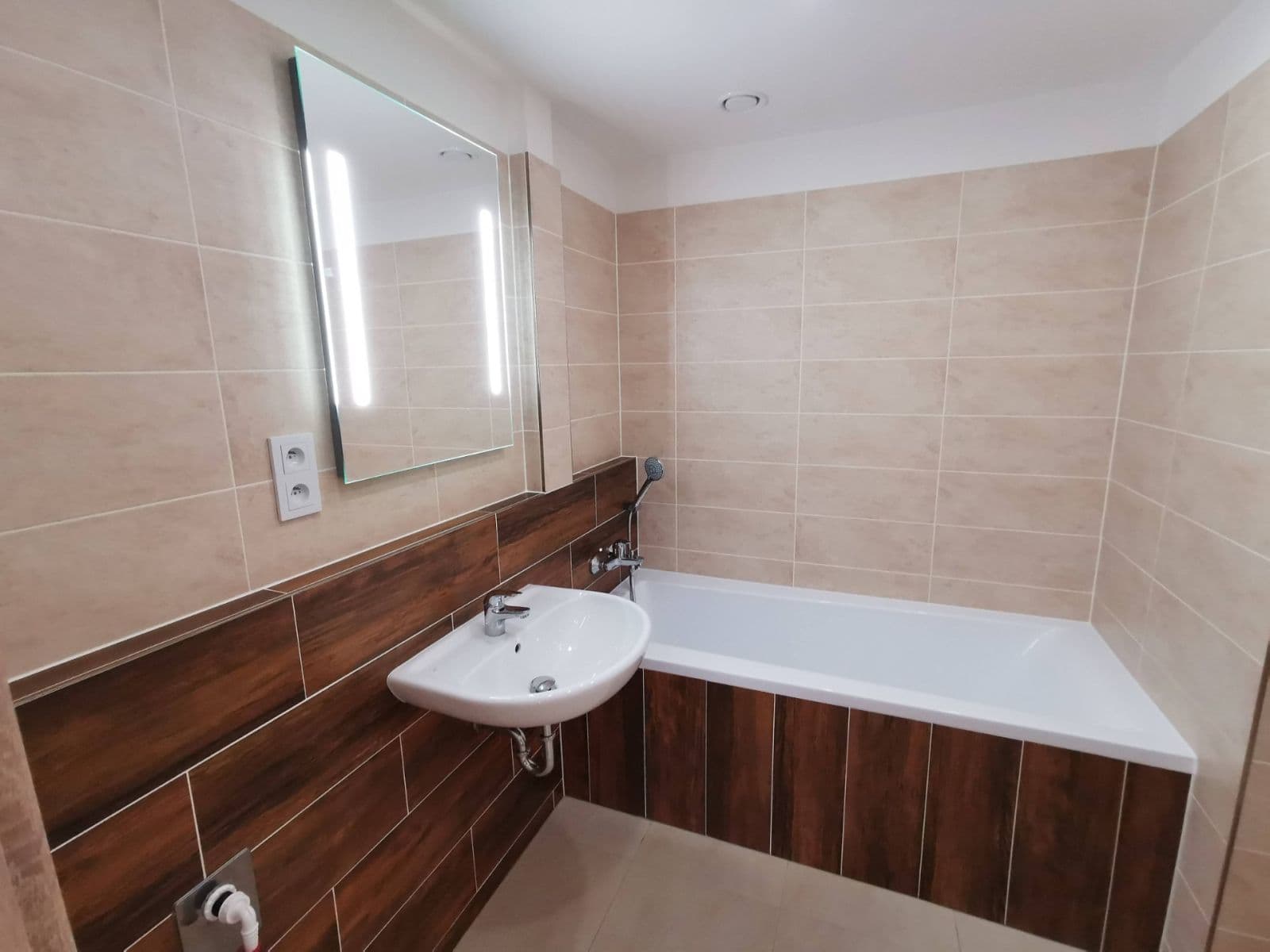 Pronájem bytu 2+kk 44 m², Františka Diviše, Praha, Praha Pronájem bytu 2+kk 44 m², Františka Diviše, Praha, Praha
