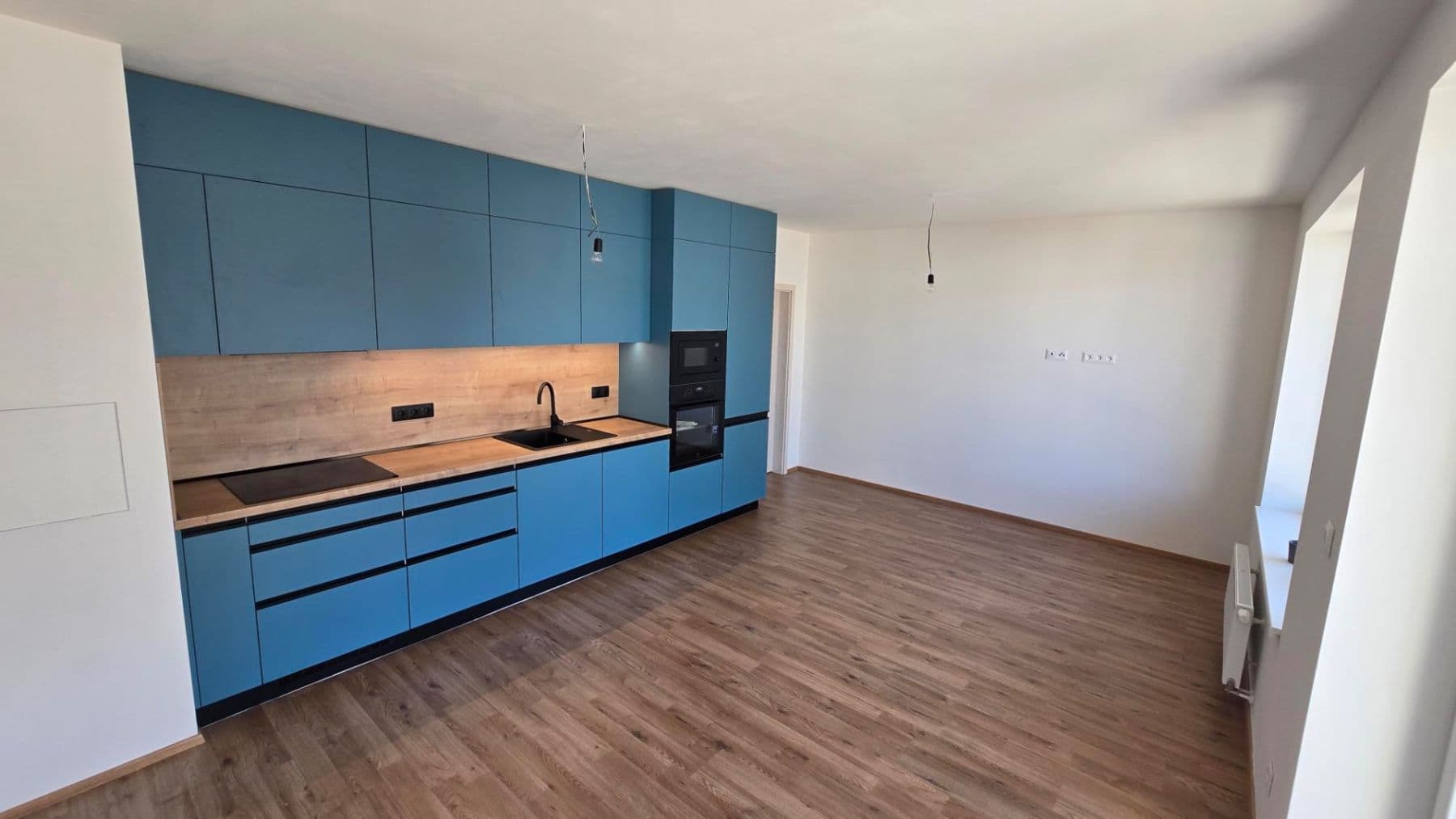 Pronájem bytu 2+kk 58 m², Nová Tesla, Pardubice, Pardubický kraj Pronájem bytu 2+kk 58 m², Nová Tesla, Pardubice, Pardubický kraj
