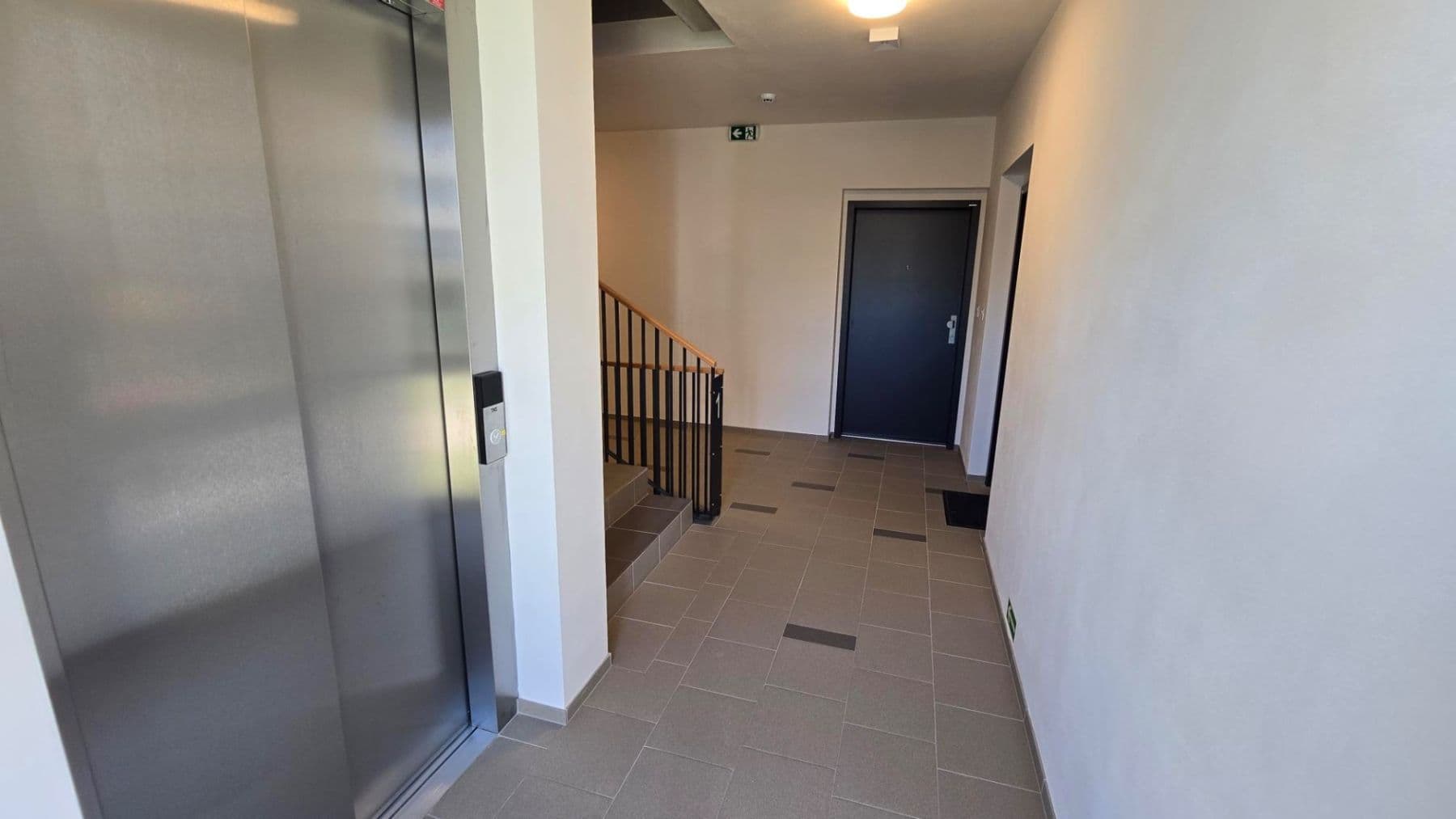 Pronájem bytu 2+kk 58 m², Nová Tesla, Pardubice, Pardubický kraj Pronájem bytu 2+kk 58 m², Nová Tesla, Pardubice, Pardubický kraj