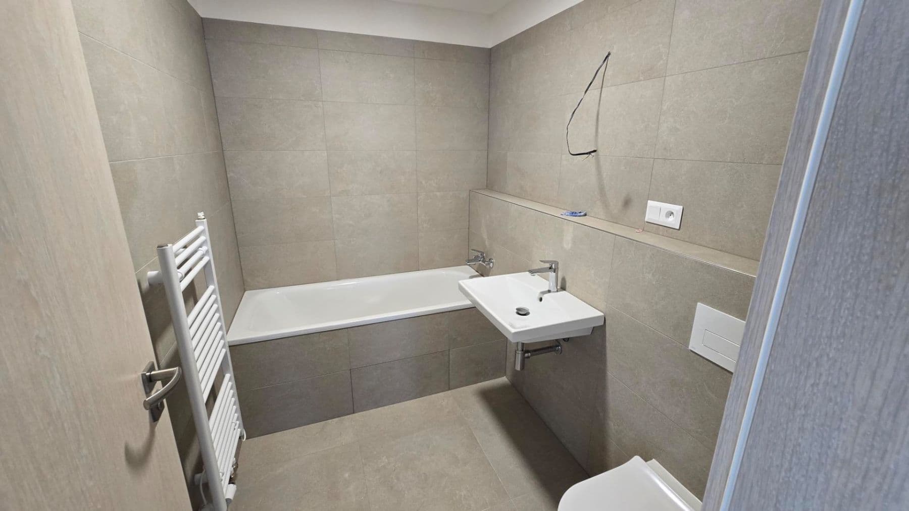Pronájem bytu 2+kk 58 m², Nová Tesla, Pardubice, Pardubický kraj Pronájem bytu 2+kk 58 m², Nová Tesla, Pardubice, Pardubický kraj