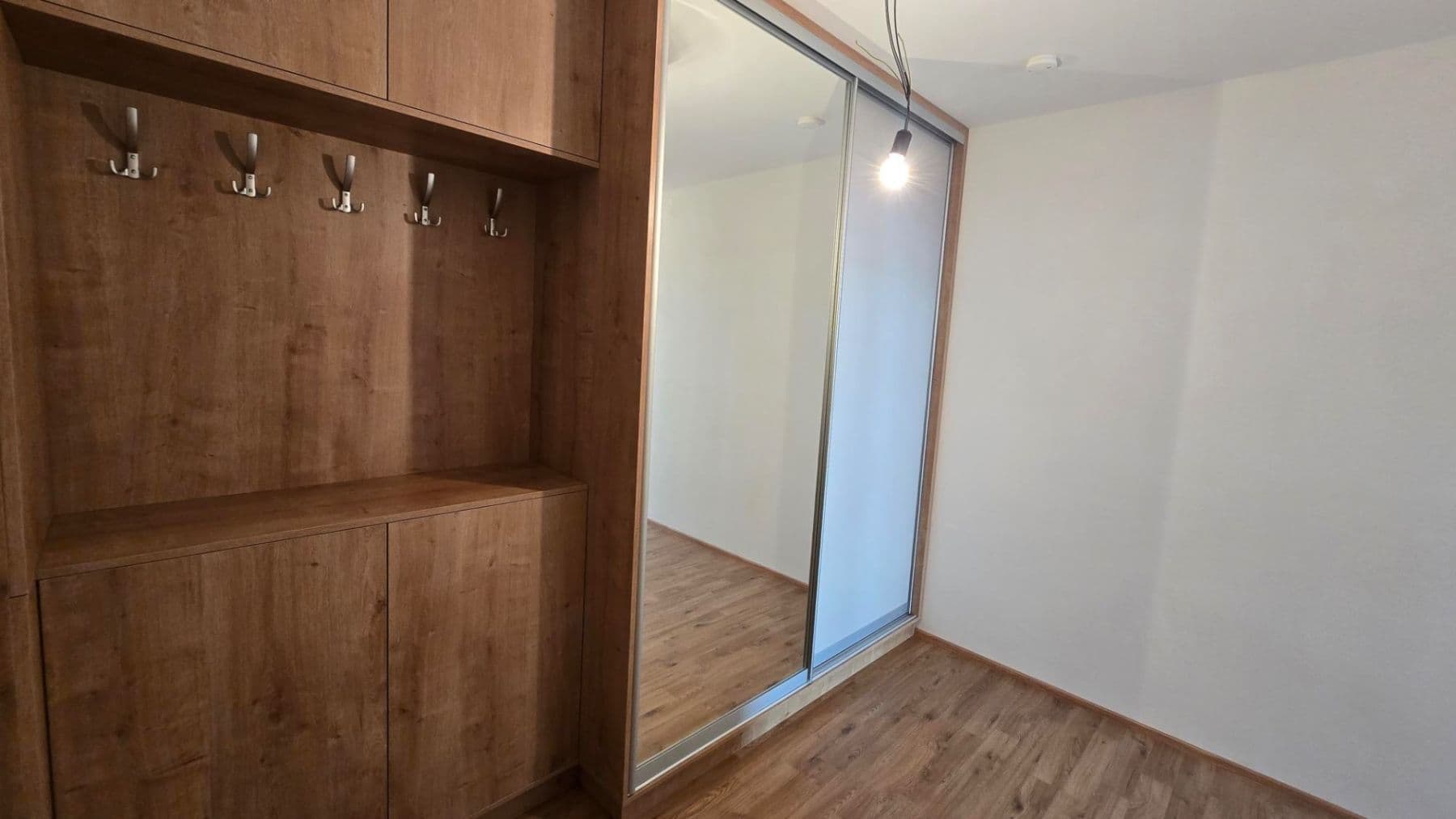Pronájem bytu 2+kk 58 m², Nová Tesla, Pardubice, Pardubický kraj Pronájem bytu 2+kk 58 m², Nová Tesla, Pardubice, Pardubický kraj