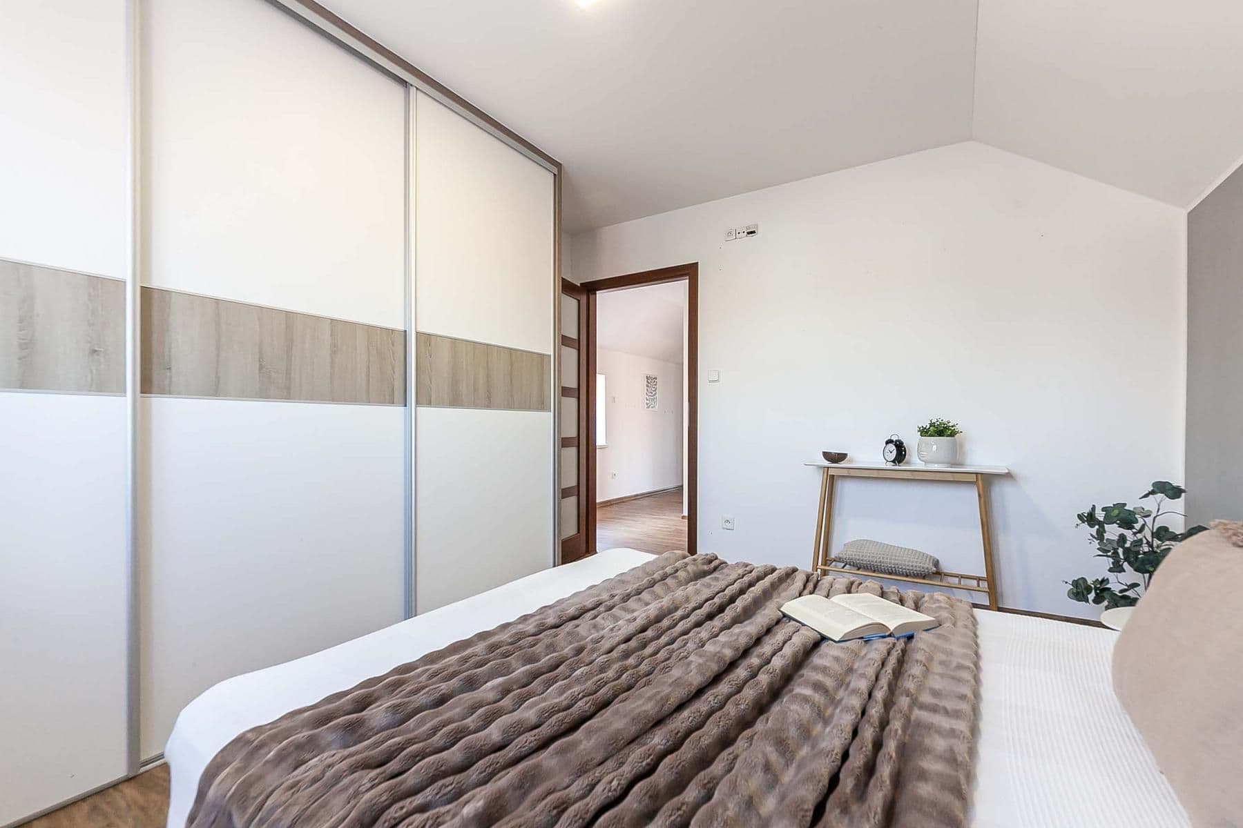Prodej domu 134 m², pozemek 249 m², Přemysla Oráče, Všetaty, Středočeský kraj Prodej domu 134 m², pozemek 249 m², Přemysla Oráče, Všetaty, Středočeský kraj