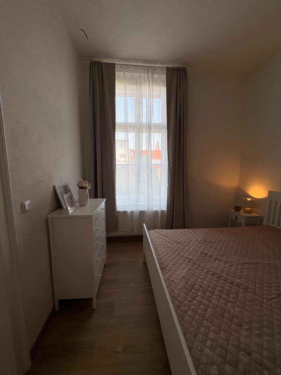 Pronájem bytu 2+kk 42 m², Poštovní, Rakovník, Středočeský kraj Pronájem bytu 2+kk 42 m², Poštovní, Rakovník, Středočeský kraj
