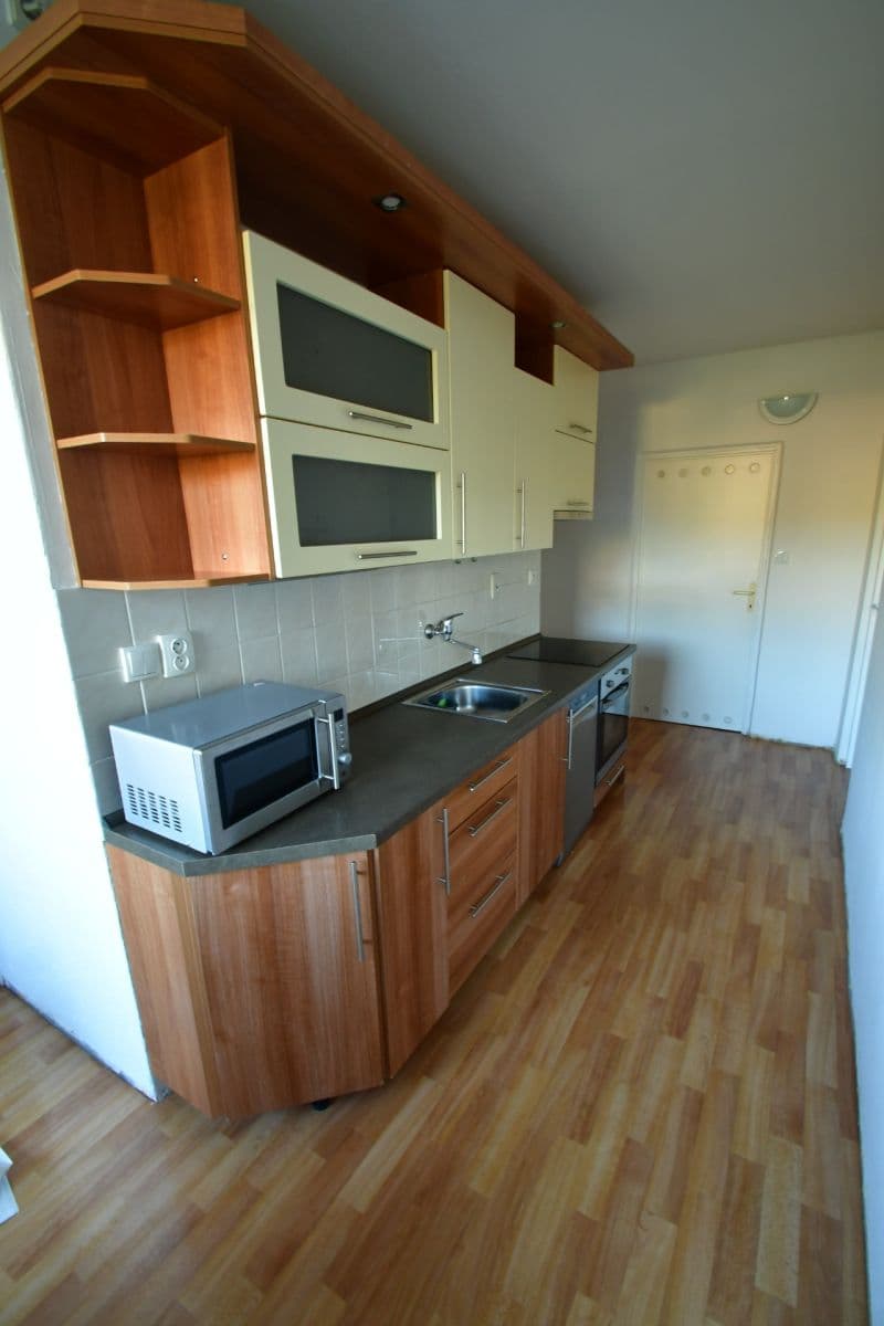 Pronájem bytu 3+1 75 m², Družba, Brumov-Bylnice, Zlínský kraj Pronájem bytu 3+1 75 m², Družba, Brumov-Bylnice, Zlínský kraj