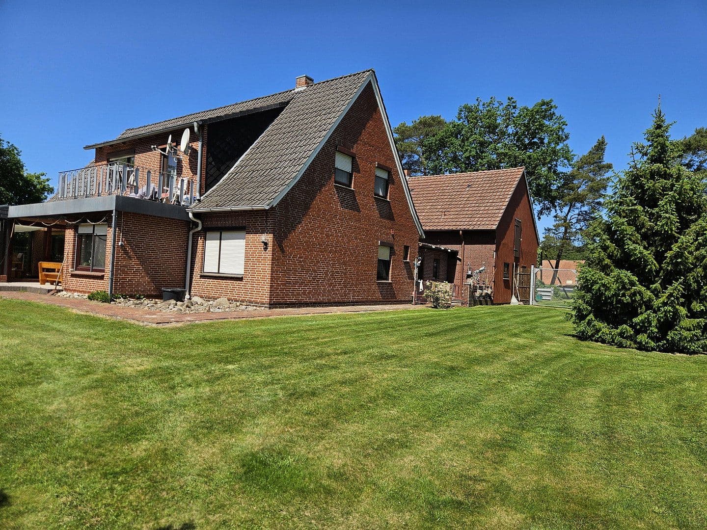 Prodej domu 243 m², pozemek 3.556 m², Barver, Dolní Sasko Prodej domu 243 m², pozemek 3.556 m², Barver, Dolní Sasko