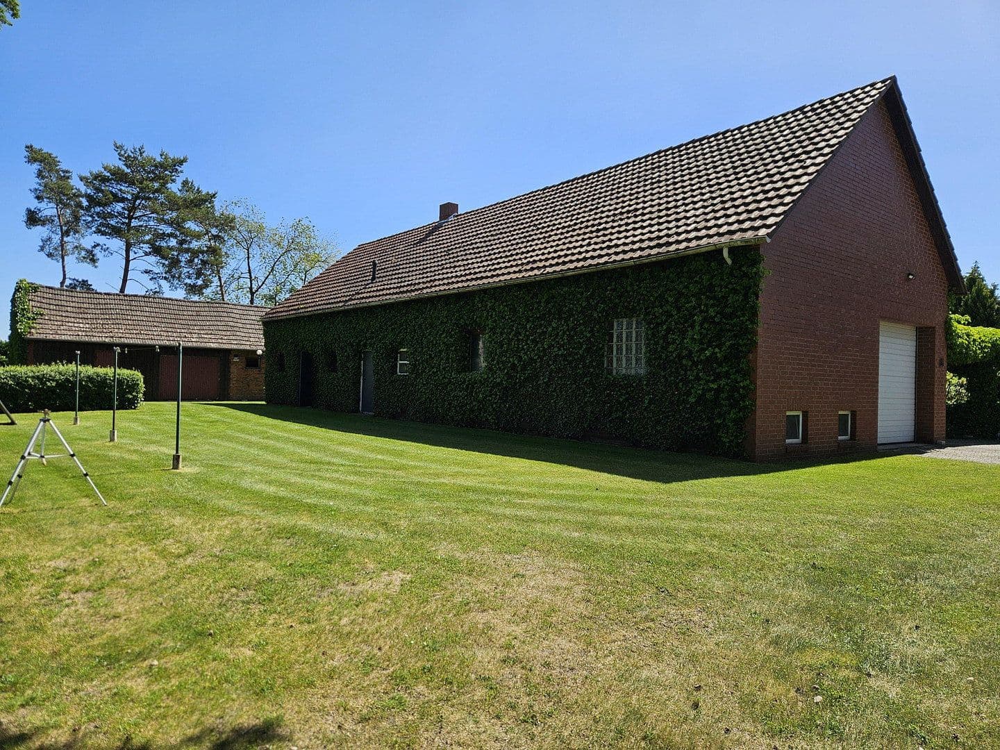 Prodej domu 243 m², pozemek 3.556 m², Barver, Dolní Sasko Prodej domu 243 m², pozemek 3.556 m², Barver, Dolní Sasko
