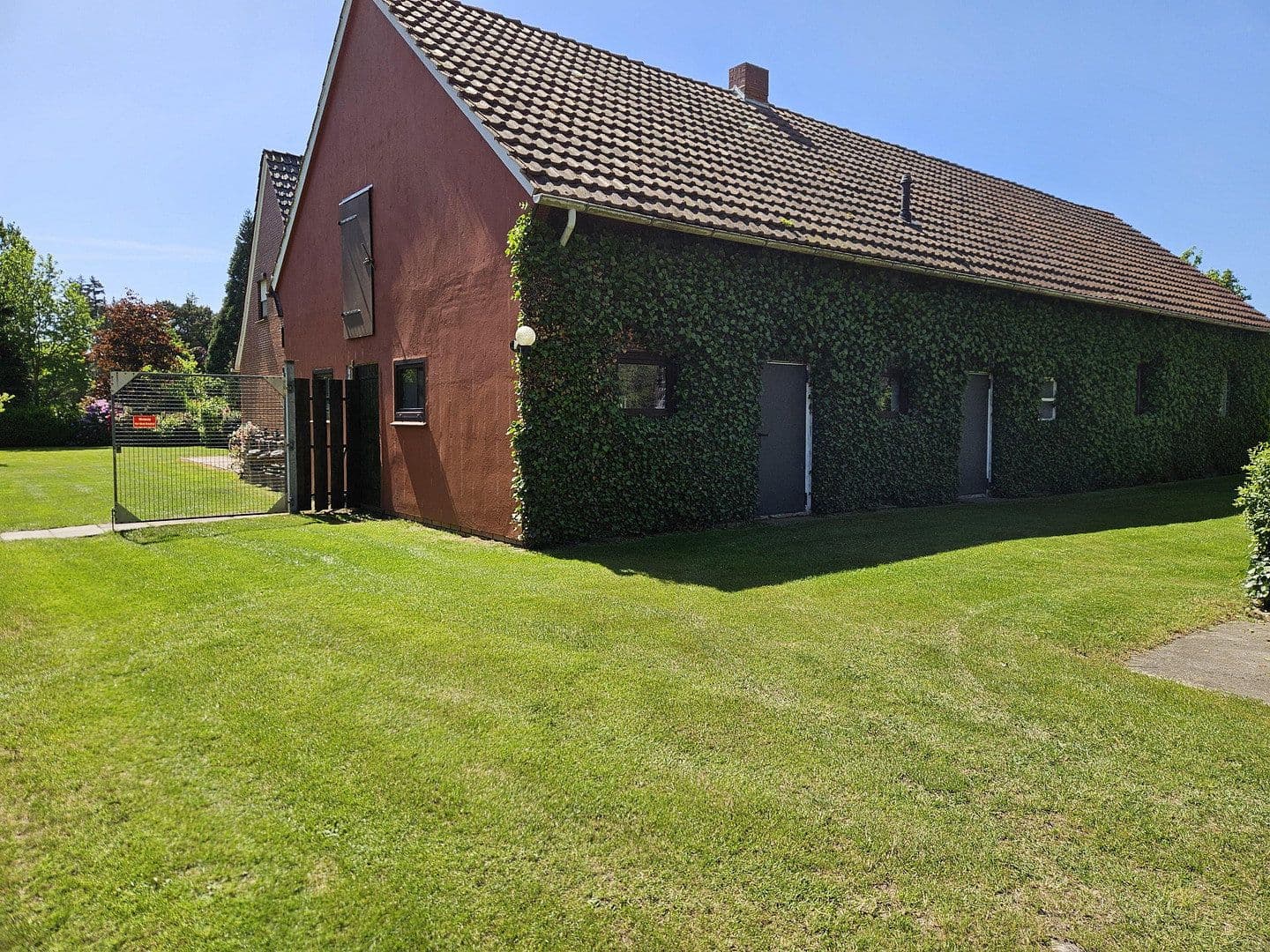 Prodej domu 243 m², pozemek 3.556 m², Barver, Dolní Sasko Prodej domu 243 m², pozemek 3.556 m², Barver, Dolní Sasko