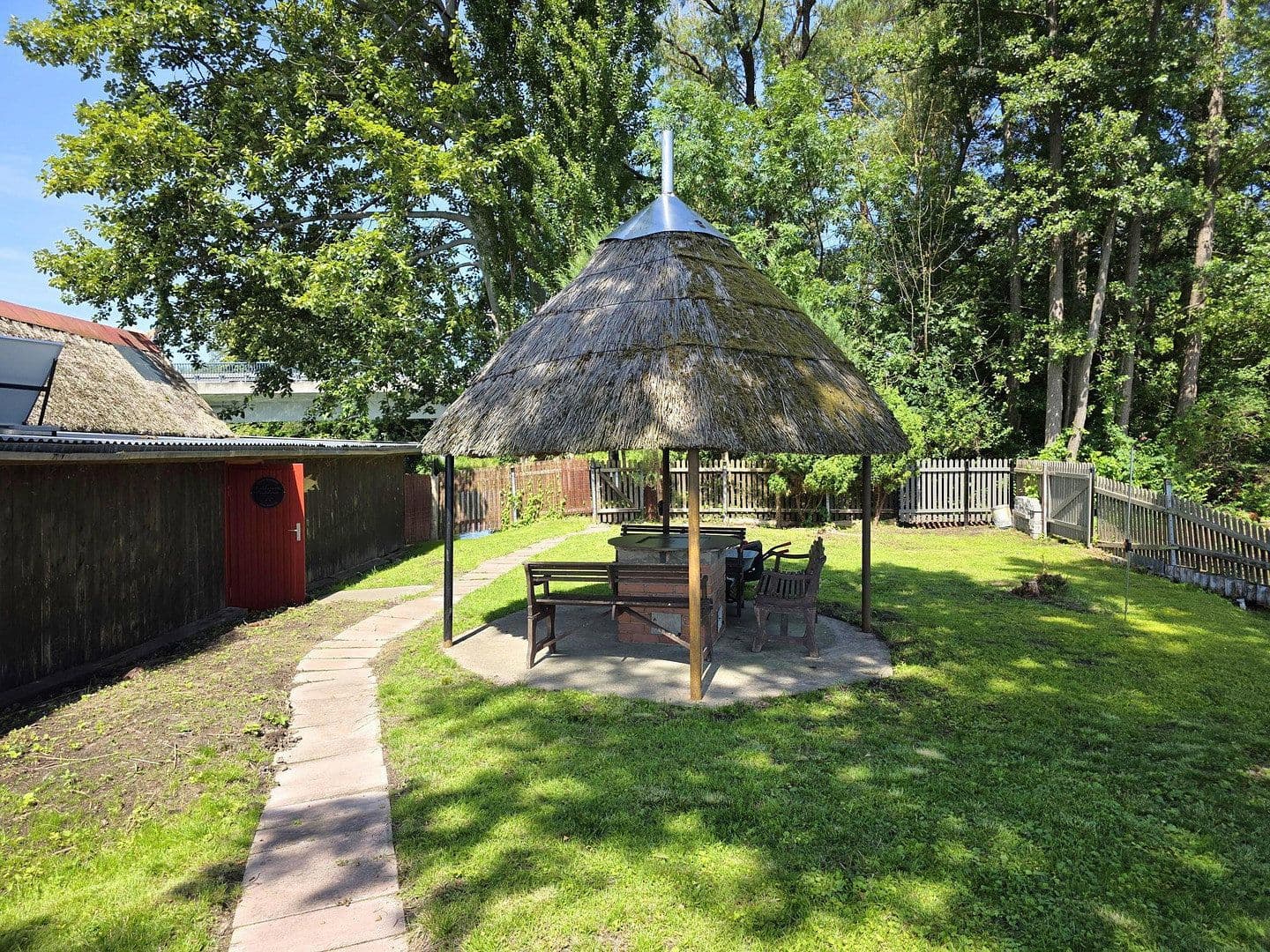 Prodej domu 10 m², pozemek 924 m², Schwerin, Mecklenburg-Vorpommern Prodej domu 10 m², pozemek 924 m², Schwerin, Mecklenburg-Vorpommern