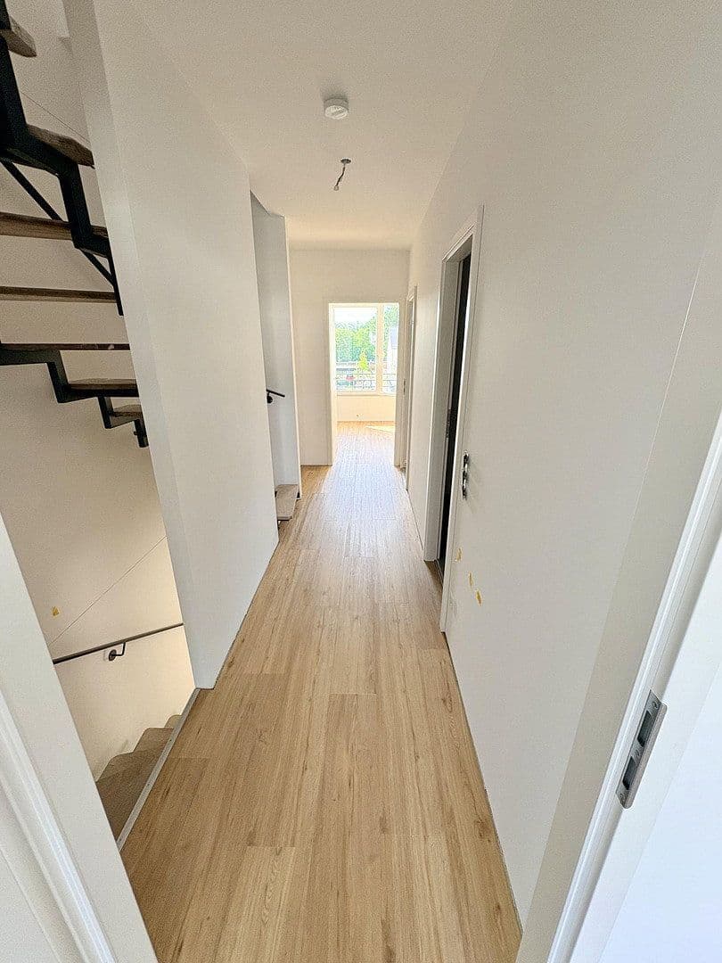 Pronájem domu 145 m², pozemek 115 m², Lilienstrasse 29., Stein, Bavorsko Pronájem domu 145 m², pozemek 115 m², Lilienstrasse 29., Stein, Bavorsko