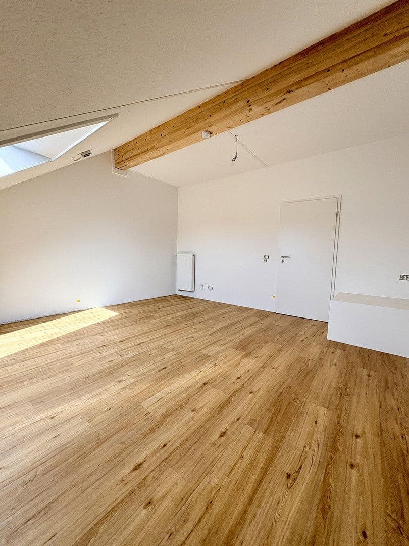 Pronájem domu 145 m², pozemek 115 m², Lilienstrasse 29., Stein, Bavorsko Pronájem domu 145 m², pozemek 115 m², Lilienstrasse 29., Stein, Bavorsko