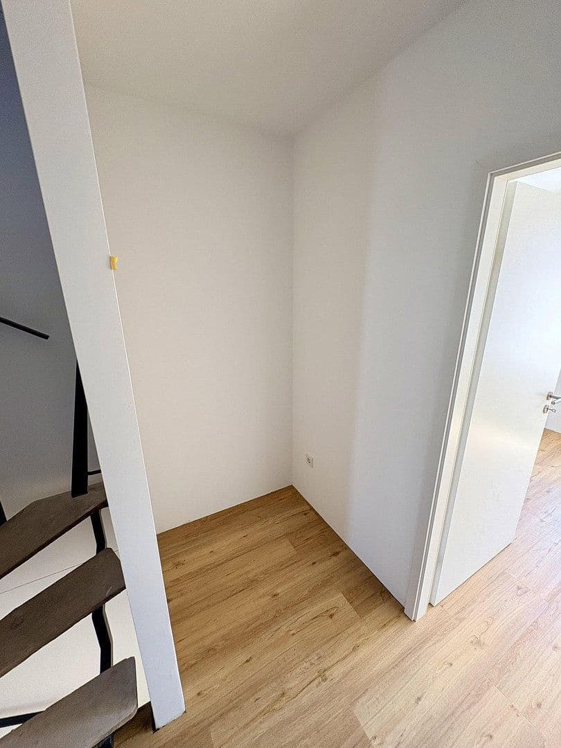 Pronájem domu 145 m², pozemek 115 m², Lilienstrasse 29., Stein, Bavorsko Pronájem domu 145 m², pozemek 115 m², Lilienstrasse 29., Stein, Bavorsko
