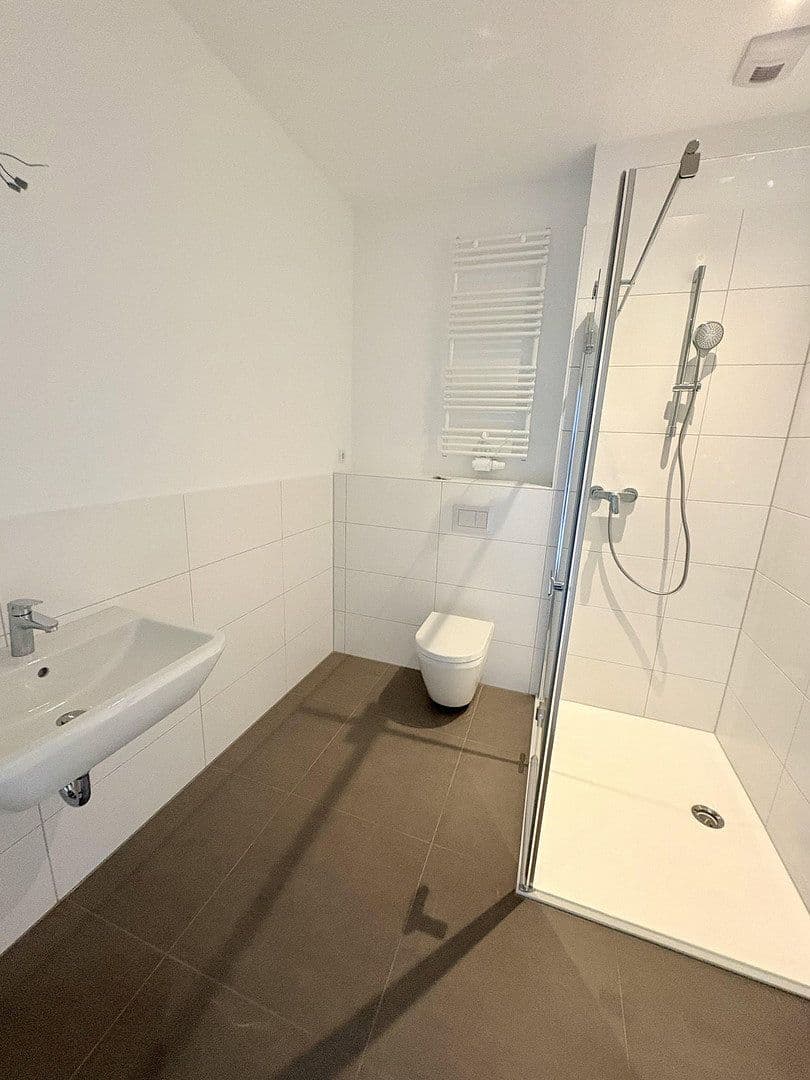 Pronájem domu 145 m², pozemek 115 m², Lilienstrasse 29., Stein, Bavorsko Pronájem domu 145 m², pozemek 115 m², Lilienstrasse 29., Stein, Bavorsko