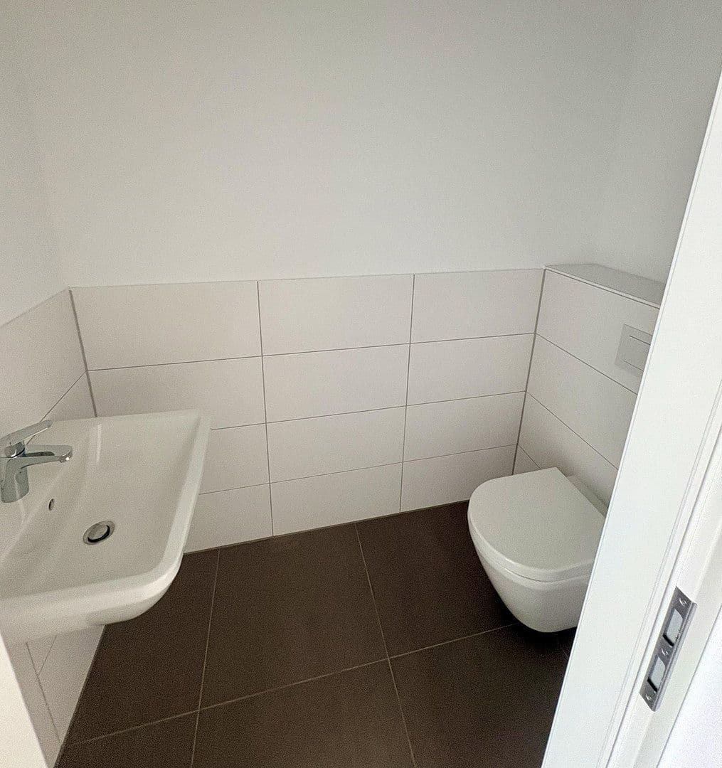 Pronájem domu 145 m², pozemek 115 m², Lilienstrasse 29., Stein, Bavorsko Pronájem domu 145 m², pozemek 115 m², Lilienstrasse 29., Stein, Bavorsko