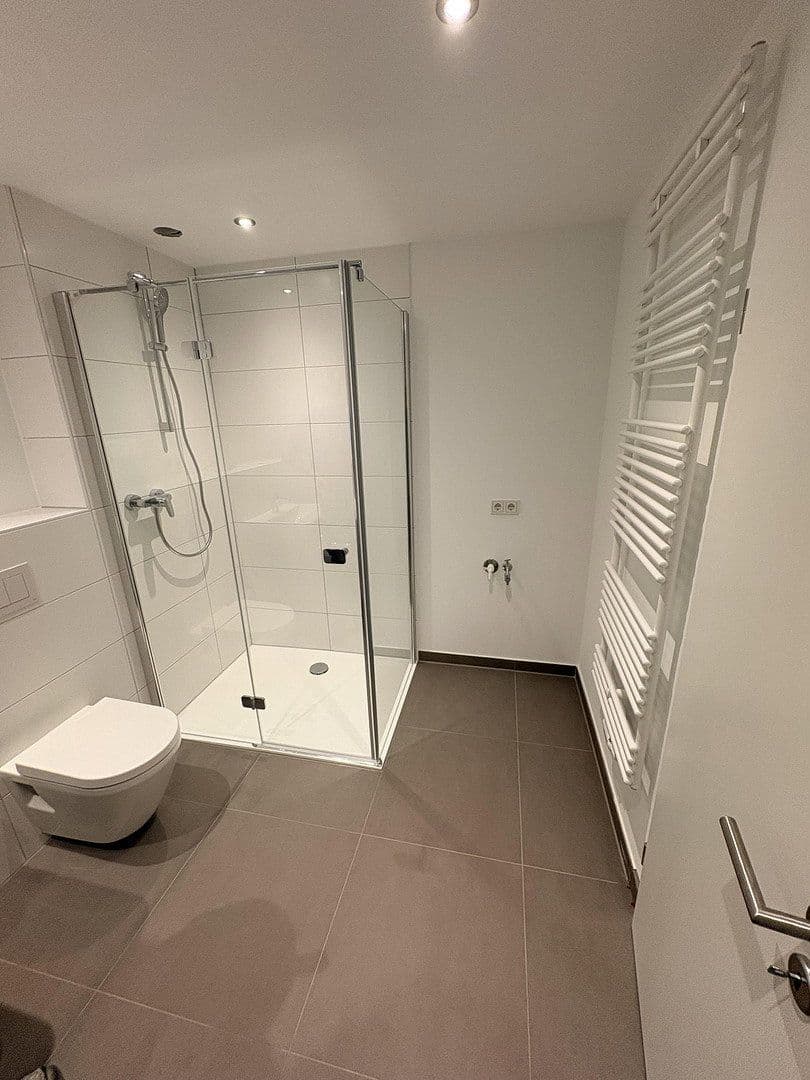 Pronájem domu 145 m², pozemek 115 m², Lilienstrasse 29., Stein, Bavorsko Pronájem domu 145 m², pozemek 115 m², Lilienstrasse 29., Stein, Bavorsko