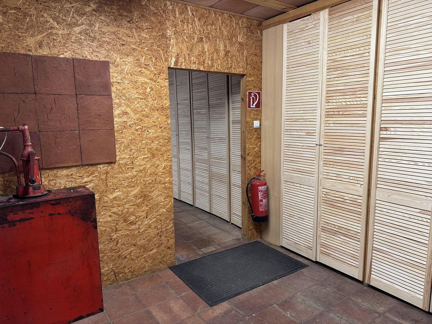 Prodej nebytového prostoru 5.404 m², Zur Alten Landebahn 8, Neuhardenberg, Braniborsko Prodej nebytového prostoru 5.404 m², Zur Alten Landebahn 8, Neuhardenberg, Braniborsko