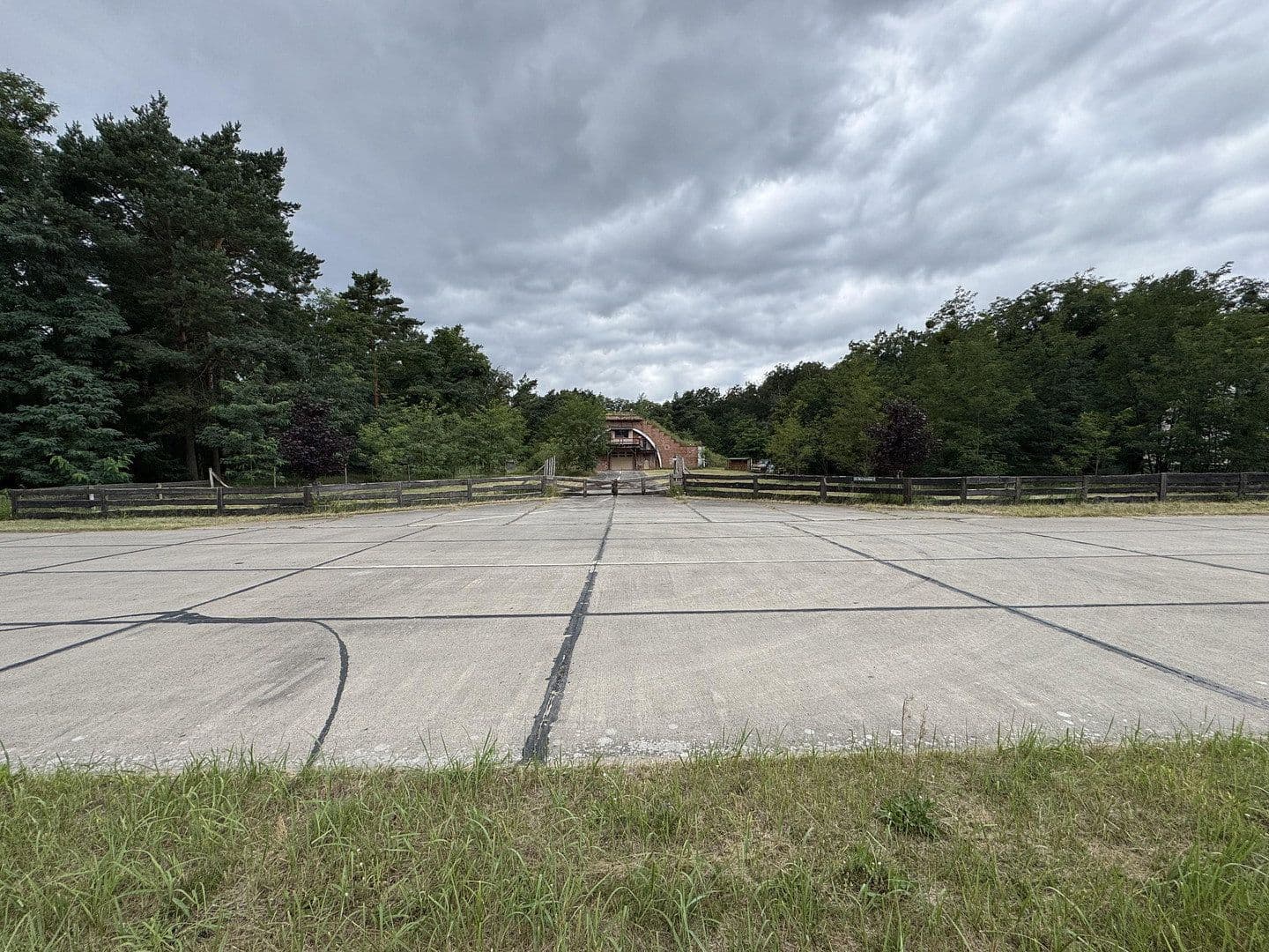 Prodej nebytového prostoru 5.404 m², Zur Alten Landebahn 8, Neuhardenberg, Braniborsko Prodej nebytového prostoru 5.404 m², Zur Alten Landebahn 8, Neuhardenberg, Braniborsko