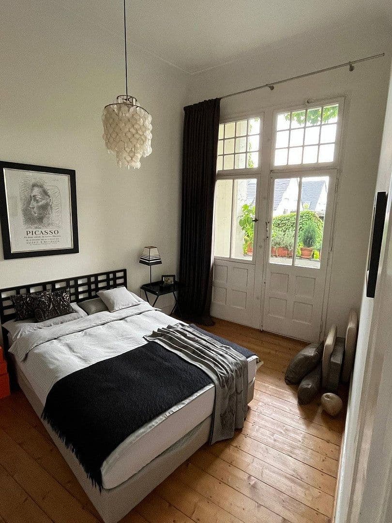 Pronájem bytu 4+1 115 m², Ludenberger Straße 11, düsseldorf, Severní Porýní-Vestfálsko Pronájem bytu 4+1 115 m², Ludenberger Straße 11, düsseldorf, Severní Porýní-Vestfálsko