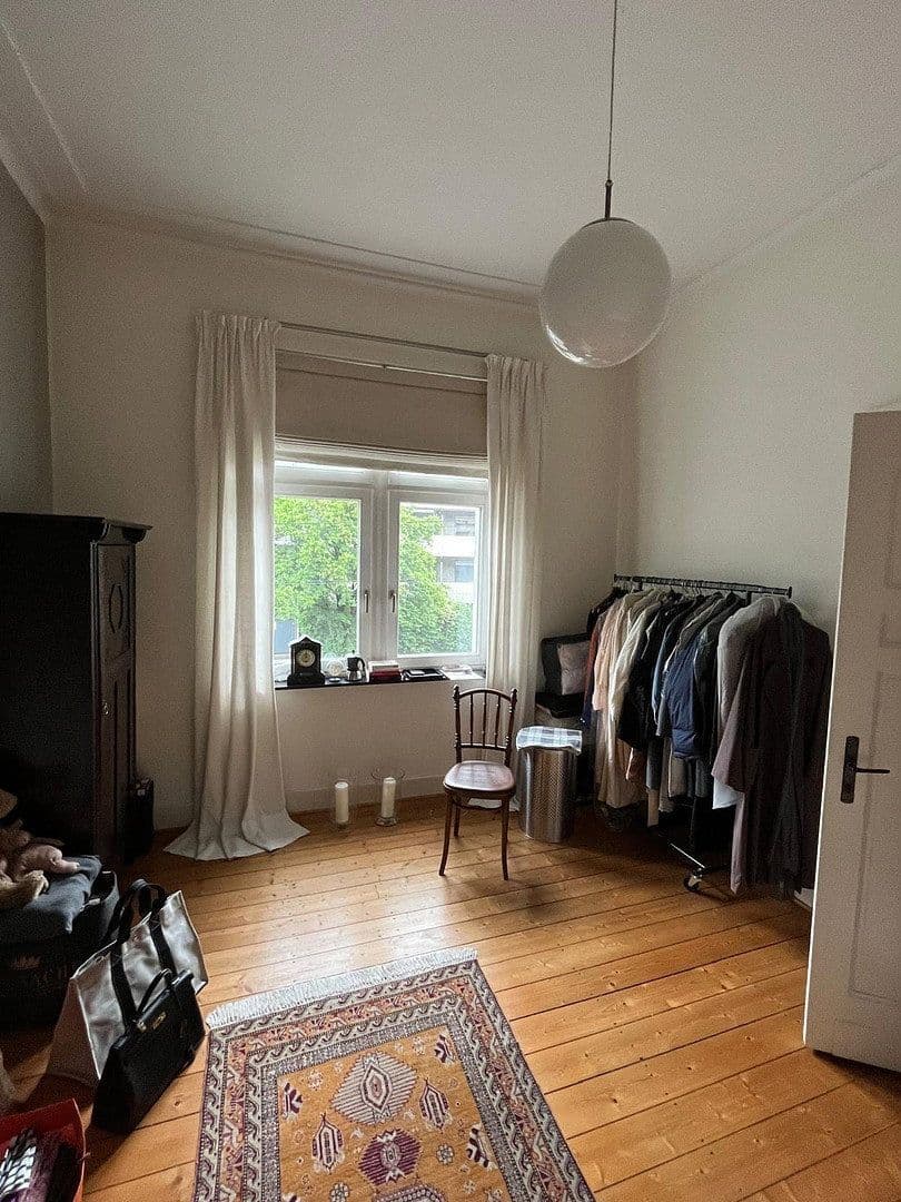 Pronájem bytu 4+1 115 m², Ludenberger Straße 11, düsseldorf, Severní Porýní-Vestfálsko Pronájem bytu 4+1 115 m², Ludenberger Straße 11, düsseldorf, Severní Porýní-Vestfálsko