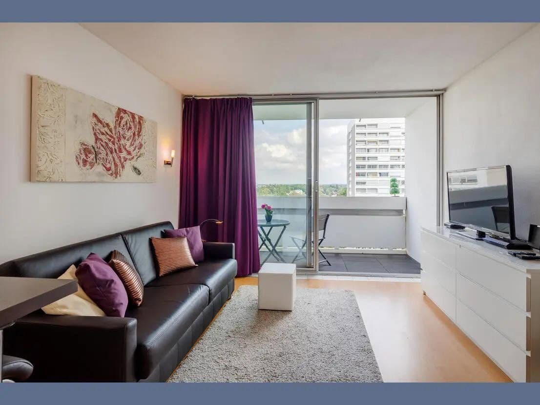 Pronájem bytu 1+1 26 m², Elektrastrasse 11, München, Bavorsko Pronájem bytu 1+1 26 m², Elektrastrasse 11, München, Bavorsko