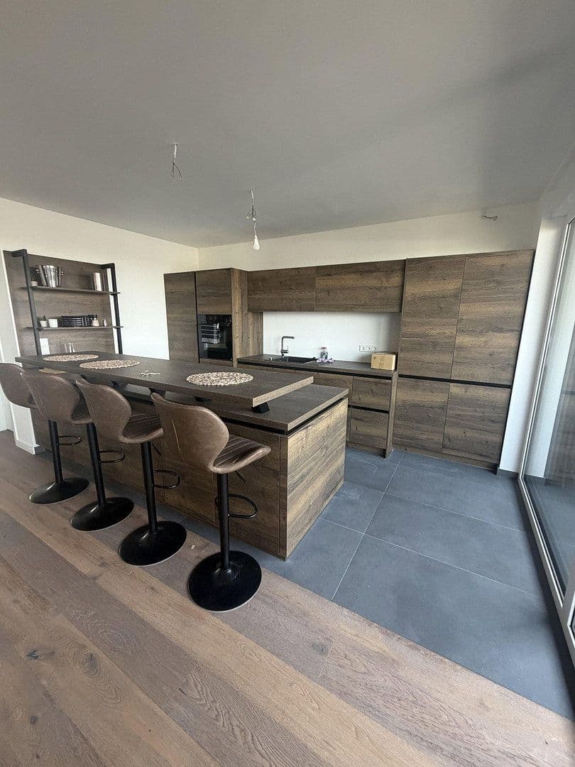Pronájem bytu 3+1 118 m², Viktoriastr 43, Bochum, Severní Porýní-Vestfálsko Pronájem bytu 3+1 118 m², Viktoriastr 43, Bochum, Severní Porýní-Vestfálsko