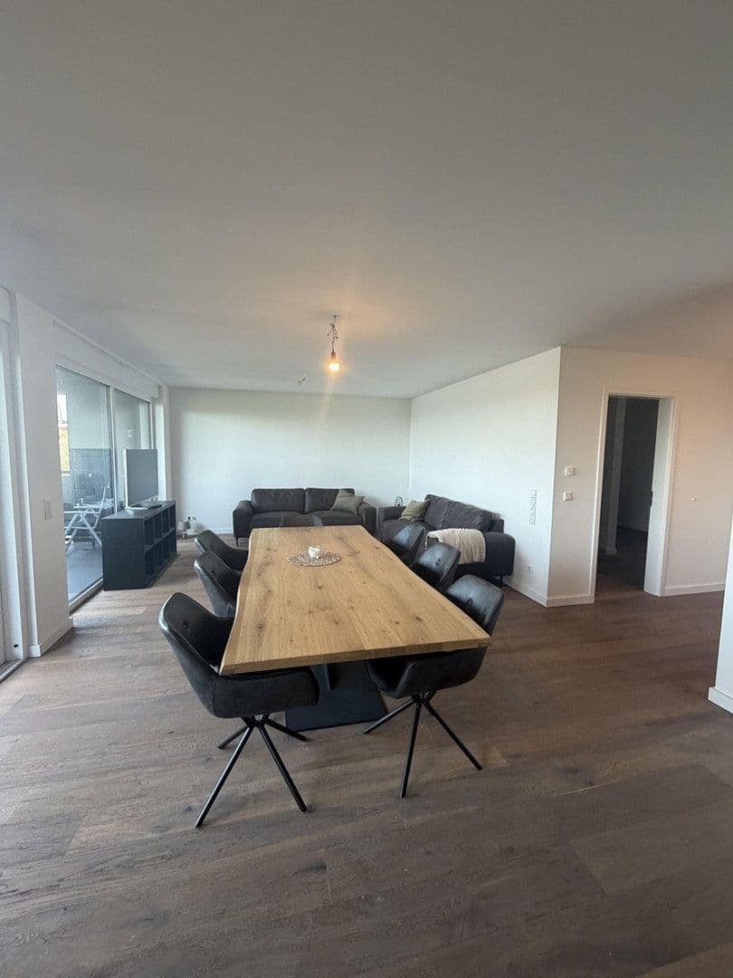 Pronájem bytu 3+1 118 m², Viktoriastr 43, Bochum, Severní Porýní-Vestfálsko Pronájem bytu 3+1 118 m², Viktoriastr 43, Bochum, Severní Porýní-Vestfálsko