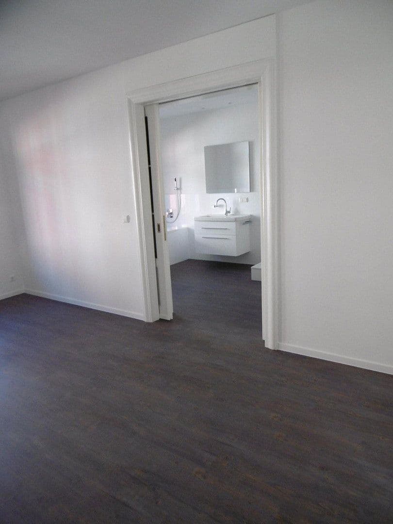 Pronájem bytu 2+1 95 m², Innere Plauensche Str.21, Cvikov, Sasko Pronájem bytu 2+1 95 m², Innere Plauensche Str.21, Cvikov, Sasko