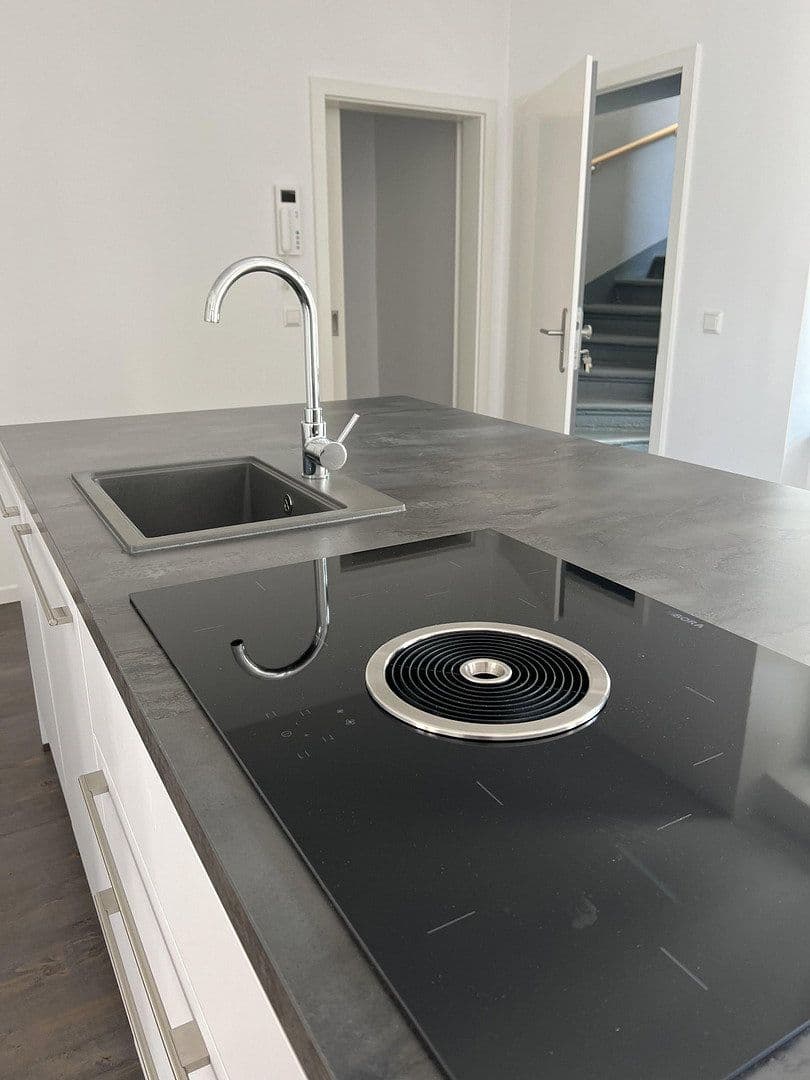 Pronájem bytu 2+1 95 m², Innere Plauensche Str.21, Cvikov, Sasko Pronájem bytu 2+1 95 m², Innere Plauensche Str.21, Cvikov, Sasko