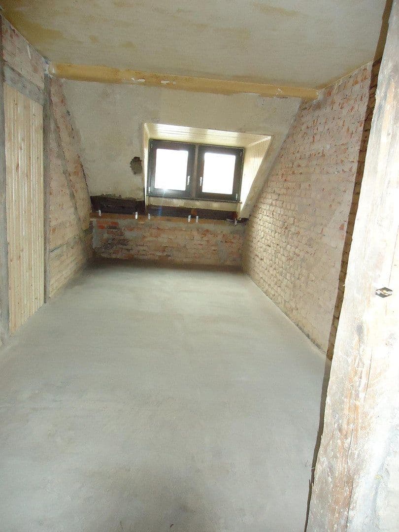 Pronájem bytu 2+1 95 m², Innere Plauensche Str.21, Cvikov, Sasko Pronájem bytu 2+1 95 m², Innere Plauensche Str.21, Cvikov, Sasko