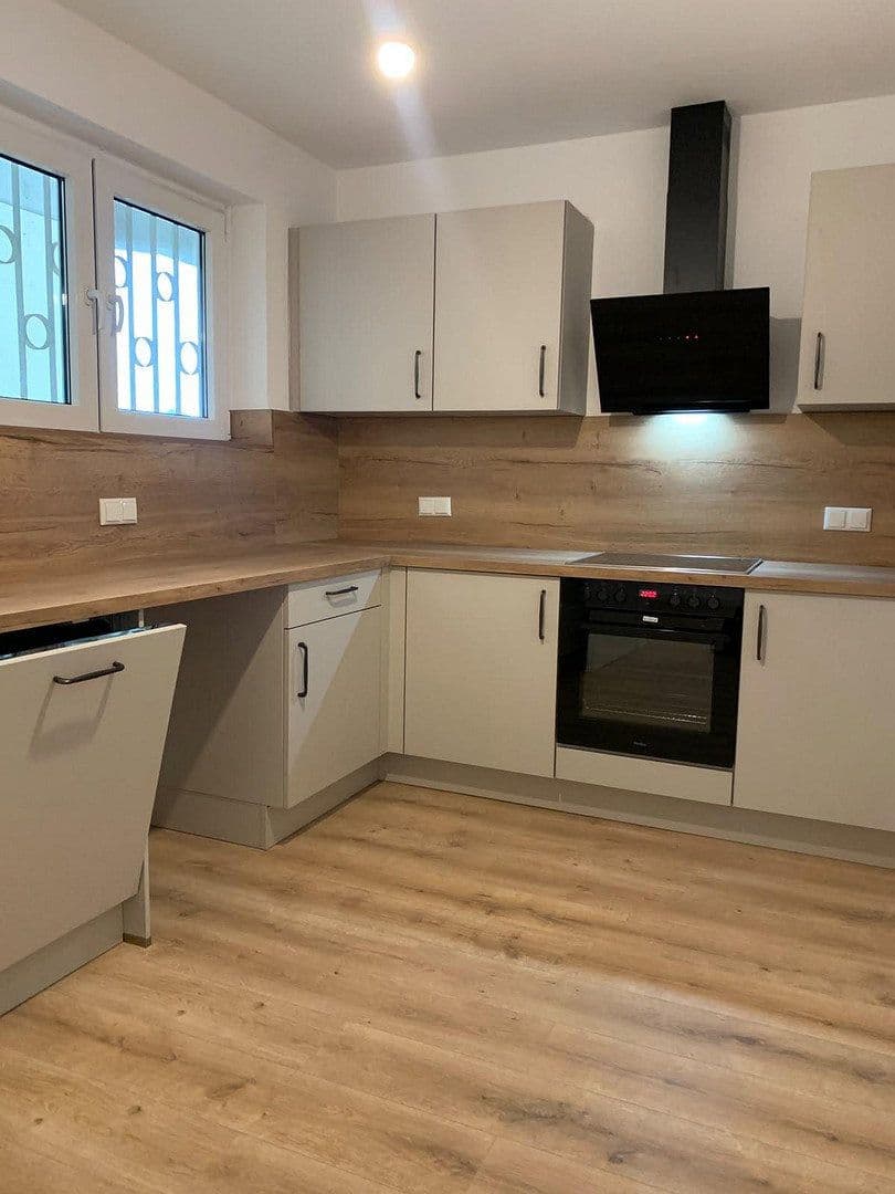 Pronájem bytu 3+1 89 m², Feldbergstr. 16, Heusenstamm, Hessen Pronájem bytu 3+1 89 m², Feldbergstr. 16, Heusenstamm, Hessen