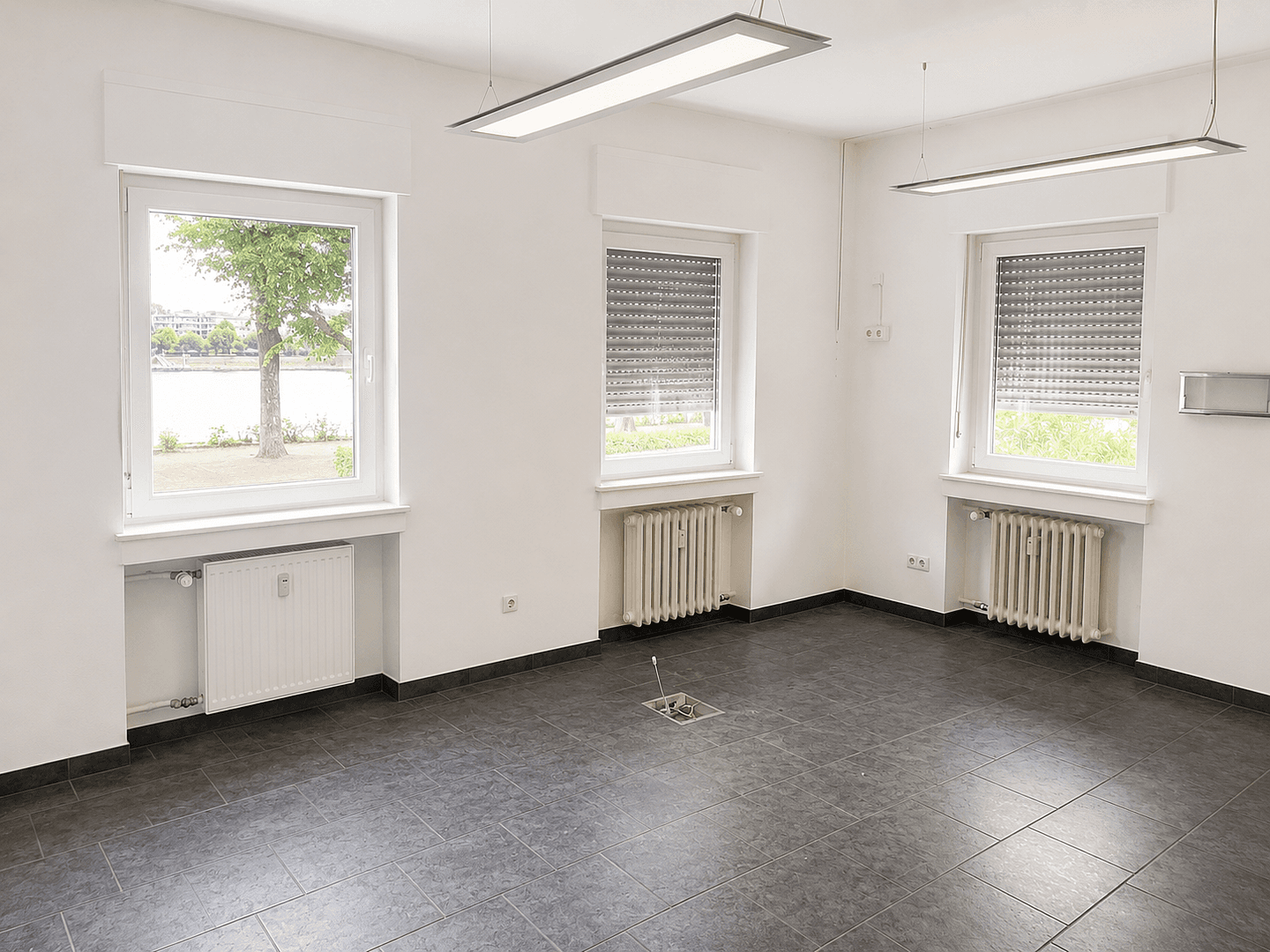 Pronájem kanceláře 130 m², Bonn, Severní Porýní-Vestfálsko Pronájem kanceláře 130 m², Bonn, Severní Porýní-Vestfálsko