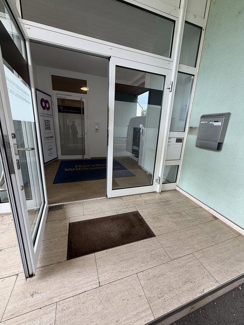 Pronájem nebytového prostoru 400 m², Esslingerstr.18, Altbach, Bádensko-Württembersko Pronájem nebytového prostoru 400 m², Esslingerstr.18, Altbach, Bádensko-Württembersko
