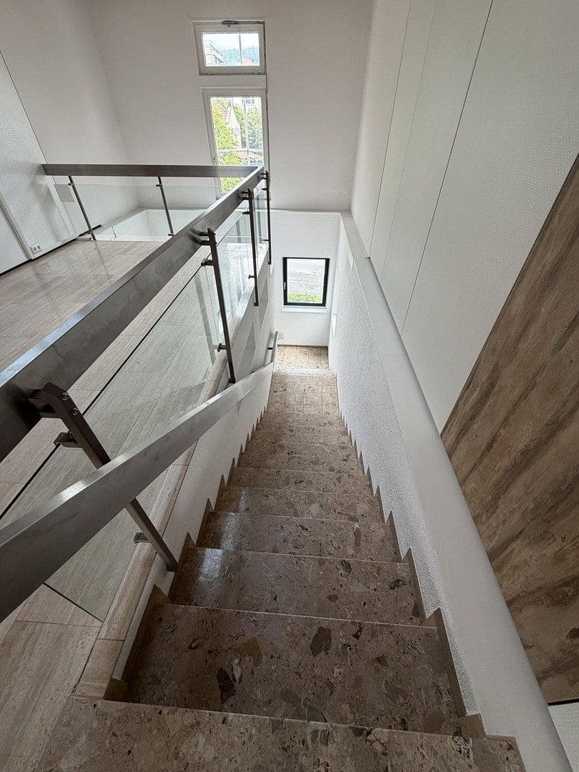 Pronájem nebytového prostoru 400 m², Esslingerstr.18, Altbach, Bádensko-Württembersko Pronájem nebytového prostoru 400 m², Esslingerstr.18, Altbach, Bádensko-Württembersko