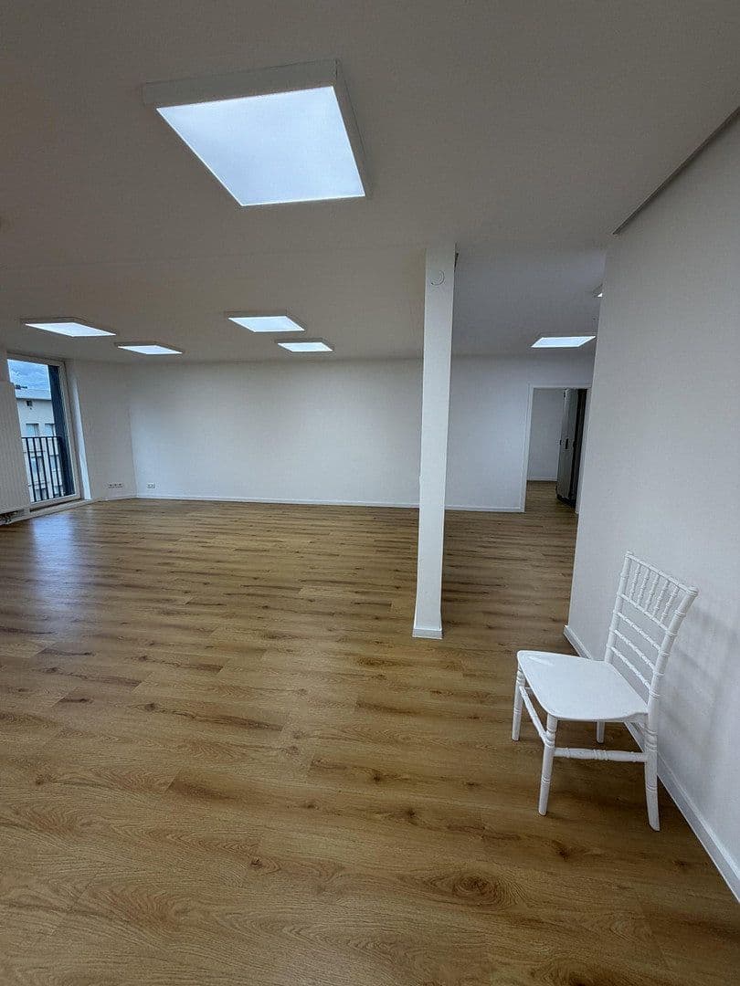 Pronájem kanceláře 98 m², Viktoriastr 45, Bochum, Severní Porýní-Vestfálsko Pronájem kanceláře 98 m², Viktoriastr 45, Bochum, Severní Porýní-Vestfálsko