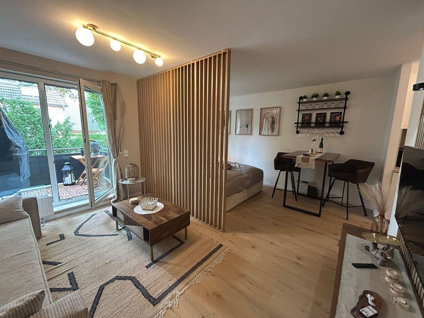 Pronájem bytu 1+1 42 m², Kastanienallee 19b, Berlin, Berlín Pronájem bytu 1+1 42 m², Kastanienallee 19b, Berlin, Berlín